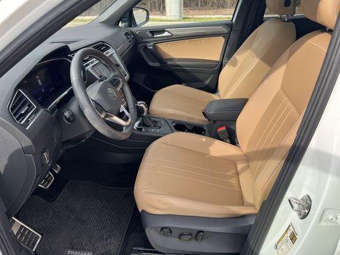 Certified 2023 Volkswagen Tiguan SE R-Line image 16