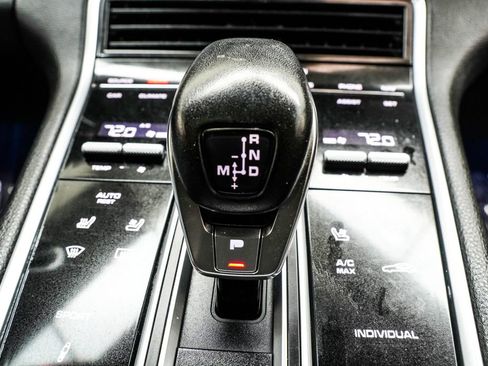 Used 2020 Porsche Panamera RWD image 29