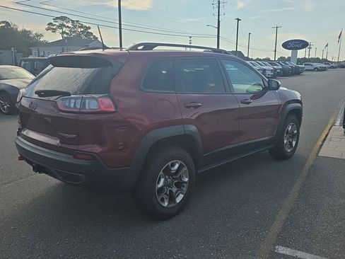 Used 2019 Jeep Cherokee Trailhawk w/ Comfort/Convenience Group AWD/4WD image 6
