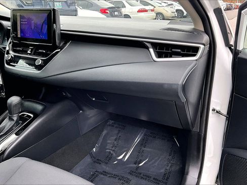 Used 2025 Toyota Corolla LE image 15