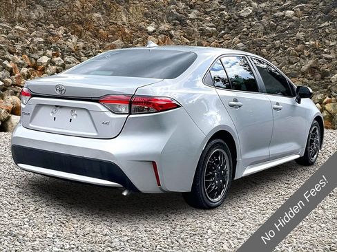 Used 2021 Toyota Corolla LE FWD image 2