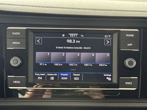 Used 2024 Volkswagen Jetta SE FWD image 18