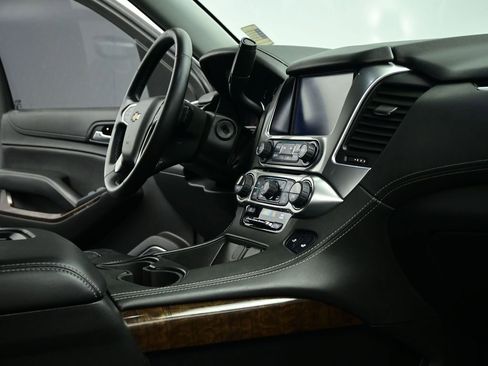 Used 2020 Chevrolet Suburban LT image 62