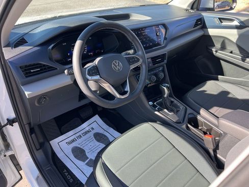 Used 2023 Volkswagen Taos SE image 14