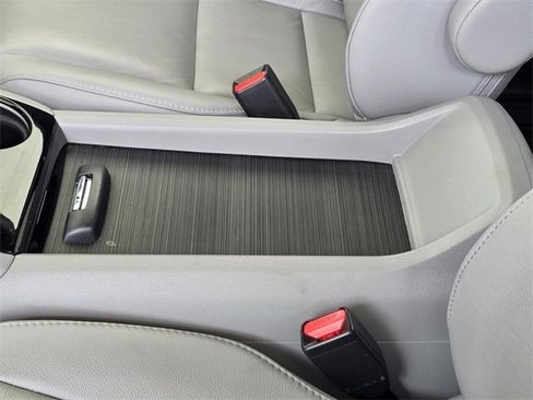 Used 2020 Honda Pilot Touring image 9