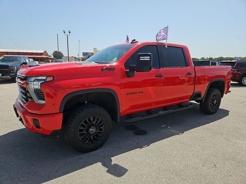 Used 2024 Chevrolet Silverado 2500 LT w/ Z71 Sport Edition AWD/4WD image 2