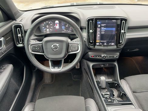 Used 2019 Volvo XC40 T5 R-Design image 27