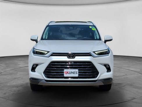 Used 2024 Toyota Grand Highlander AWD Hybrid image 2