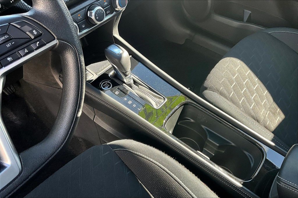 Certified 2024 Nissan Kicks SV FWD image 18