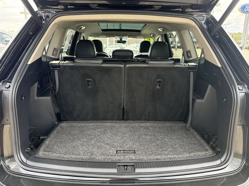 Used 2023 Volkswagen Atlas SE w/ Panoramic Sunroof Package AWD/4WD image 11