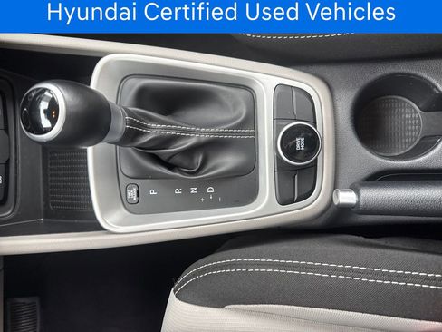 Certified 2025 Hyundai Venue SEL FWD image 28