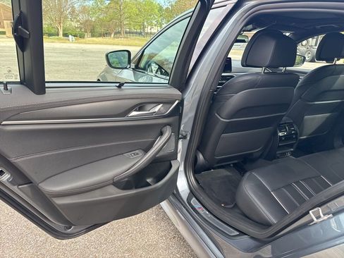 Used 2022 BMW M550i xDrive w/ Executive Package image 13