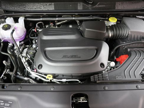 New 2026 Chrysler Pacifica Select image 14