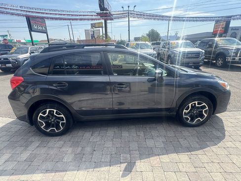 Used 2017 Subaru Crosstrek 2.0i Limited image 4