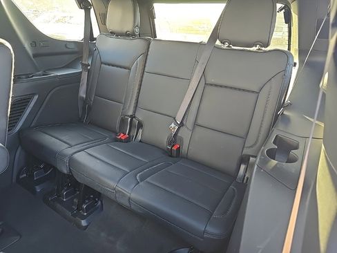 Used 2025 GMC Yukon Denali image 16