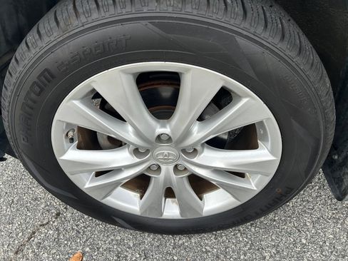 Used 2013 Toyota RAV4 Limited AWD/4WD image 26