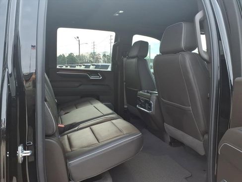 Used 2025 GMC Sierra 2500 Denali image 14