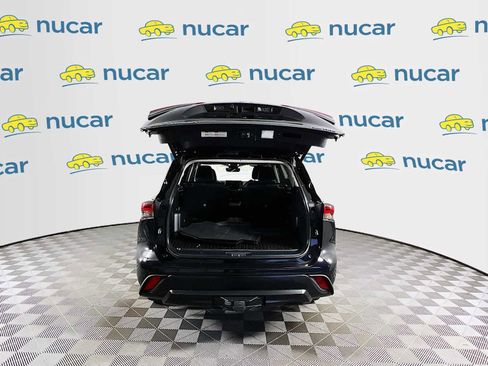 Used 2024 Toyota Highlander XLE image 26