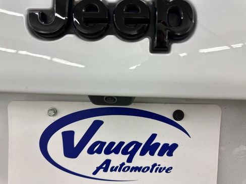 Used 2019 Jeep Cherokee Latitude Plus image 16