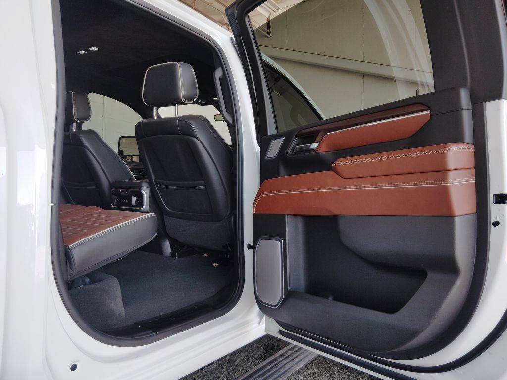 Used 2024 GMC Sierra 2500 Denali Ultimate AWD/4WD image 14