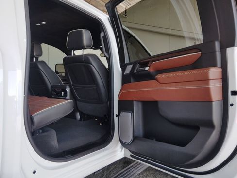 Used 2024 GMC Sierra 2500 Denali Ultimate AWD/4WD image 14