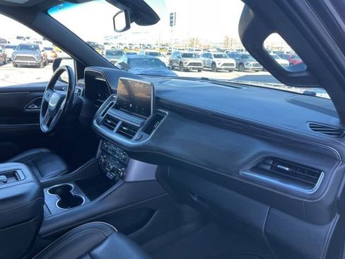 Used 2022 GMC Yukon XL SLT w/ SLT Premium Package image 22