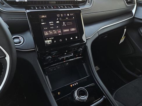 New 2025 Jeep Grand Cherokee Altitude RWD image 20