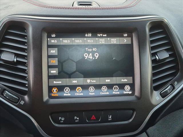 Used 2021 Jeep Cherokee Trailhawk w/ Technology Group AWD/4WD image 14