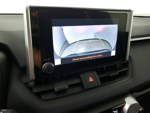 Used 2024 Toyota RAV4 SE image 29
