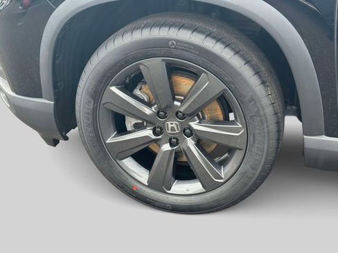 Used 2025 Honda Pilot Sport image 10