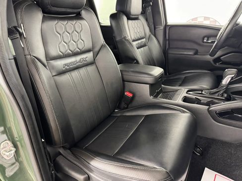Used 2022 Nissan Frontier PRO-4X w/ Pro-4X Premium Package AWD/4WD image 35