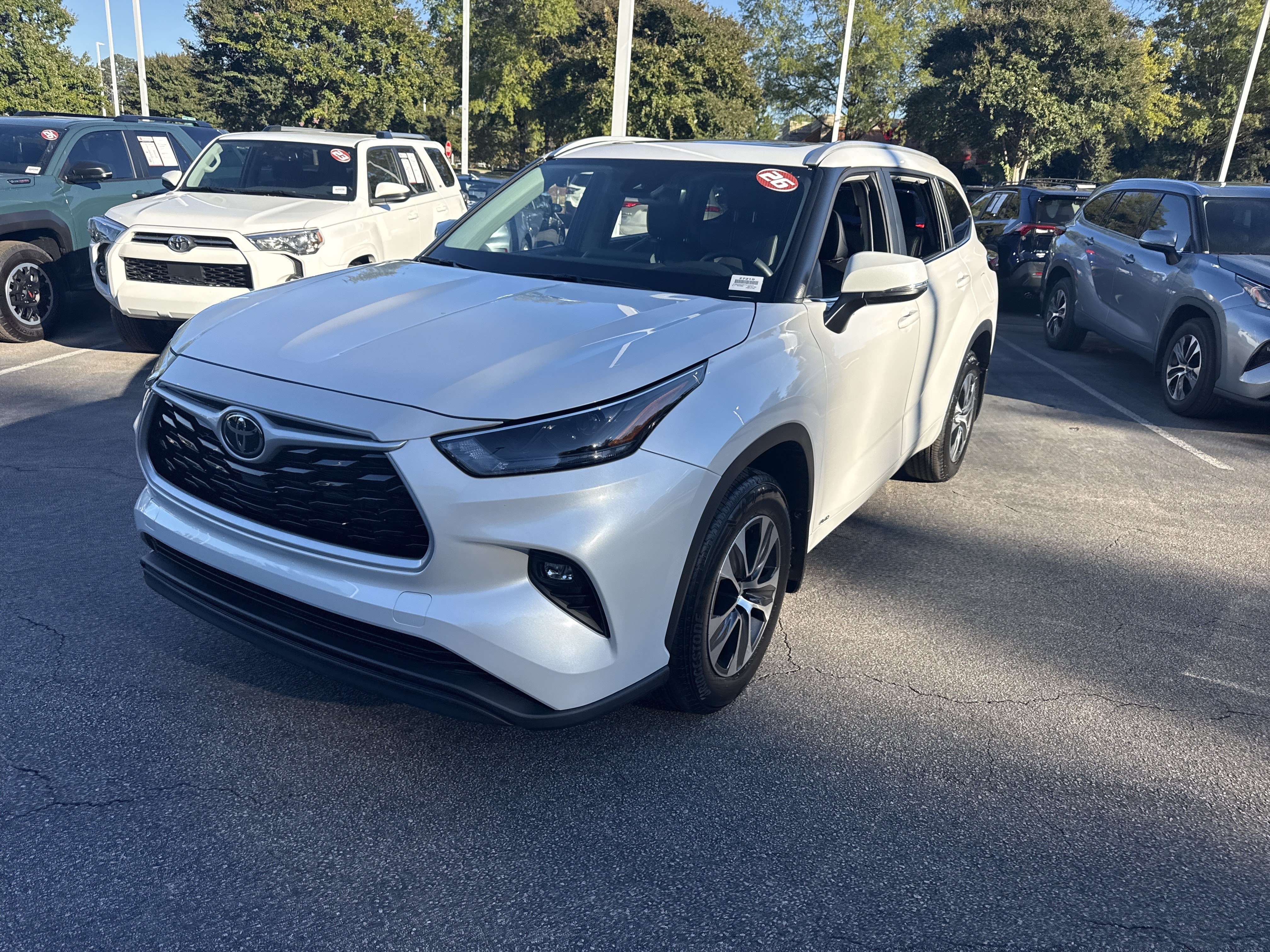 Used 2026 Toyota Highlander XLE AWD/4WD image 5