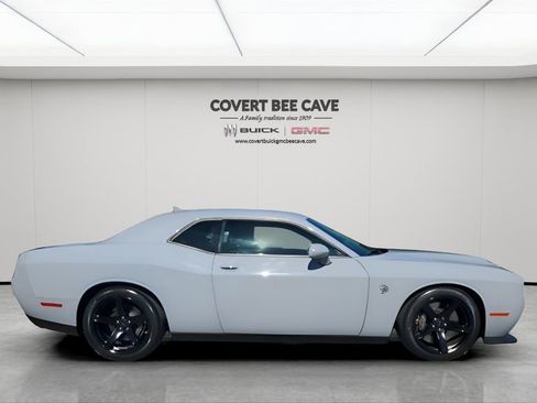 Used 2022 Dodge Challenger SRT Hellcat w/ Plus Package image 11
