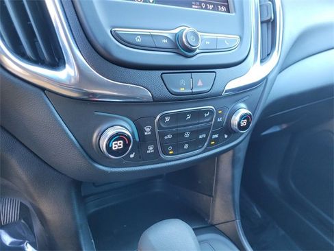 Used 2022 Chevrolet Equinox LT image 25