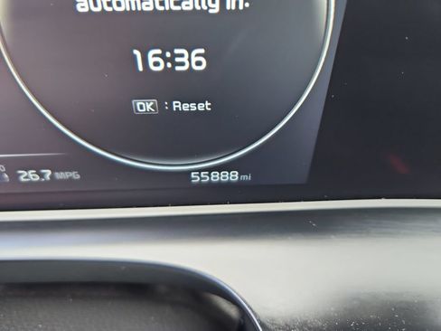 Used 2024 Kia Seltos EX AWD/4WD image 16