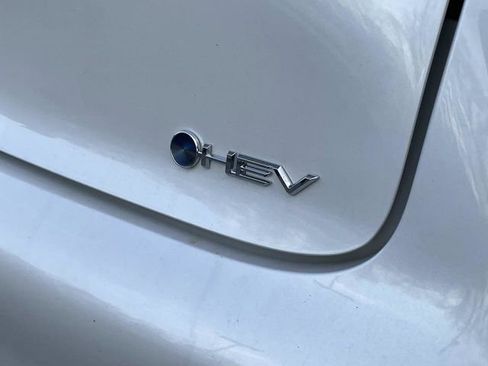 Used 2026 Toyota Prius LE image 9