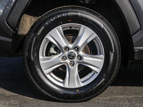 Used 2021 Toyota RAV4 XLE image 11