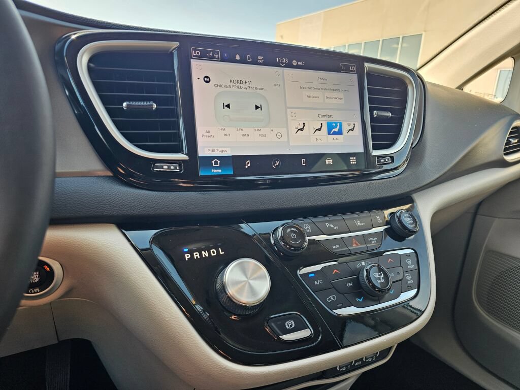 Used 2024 Chrysler Pacifica Touring-L FWD image 20