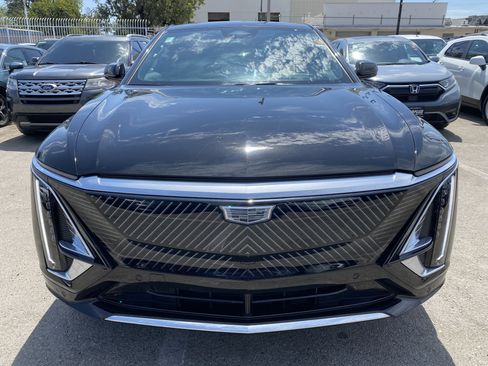 Used 2024 Cadillac Lyriq Tech RWD image 3