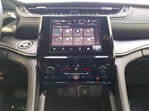 Used 2023 Jeep Grand Cherokee L Laredo image 21