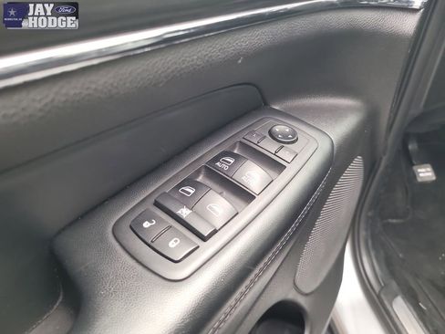 Used 2019 Jeep Grand Cherokee Limited image 12