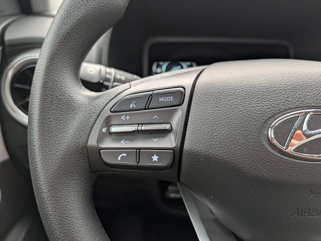 Used 2023 Hyundai Kona SE FWD image 19