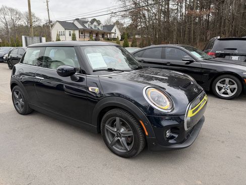 Used 2020 MINI Cooper SE image 3