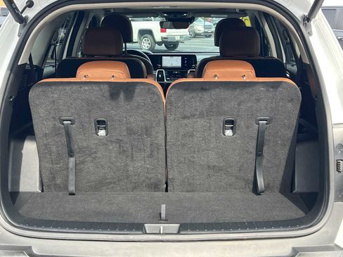 Used 2023 Kia Sorento SX Prestige image 24