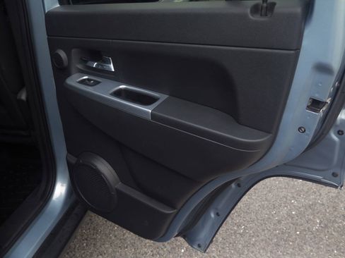 Used 2012 Jeep Liberty Arctic AWD/4WD image 21