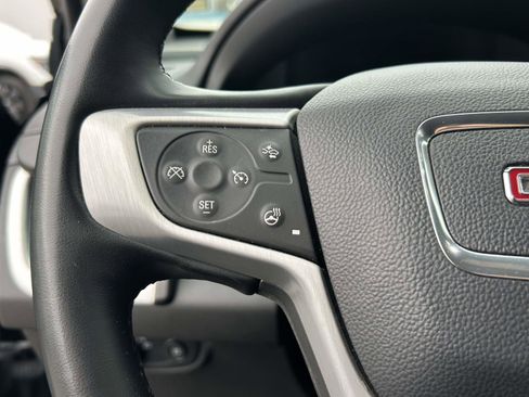 Used 2024 GMC Terrain SLT image 21