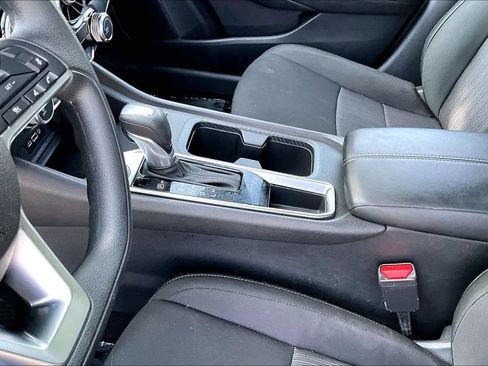 Used 2025 Nissan Sentra SV FWD image 14