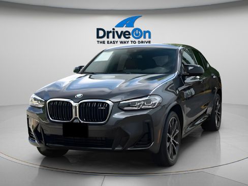 Used 2022 BMW X4 M40i w/ Premium Package image 2