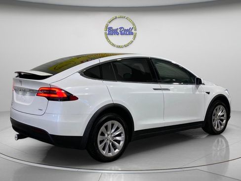 Used 2017 Tesla Model X 75D AWD/4WD image 5