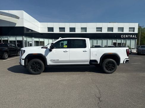 New 2026 GMC Sierra 2500 AT4 w/ AT4 Preferred Package AWD/4WD image 2
